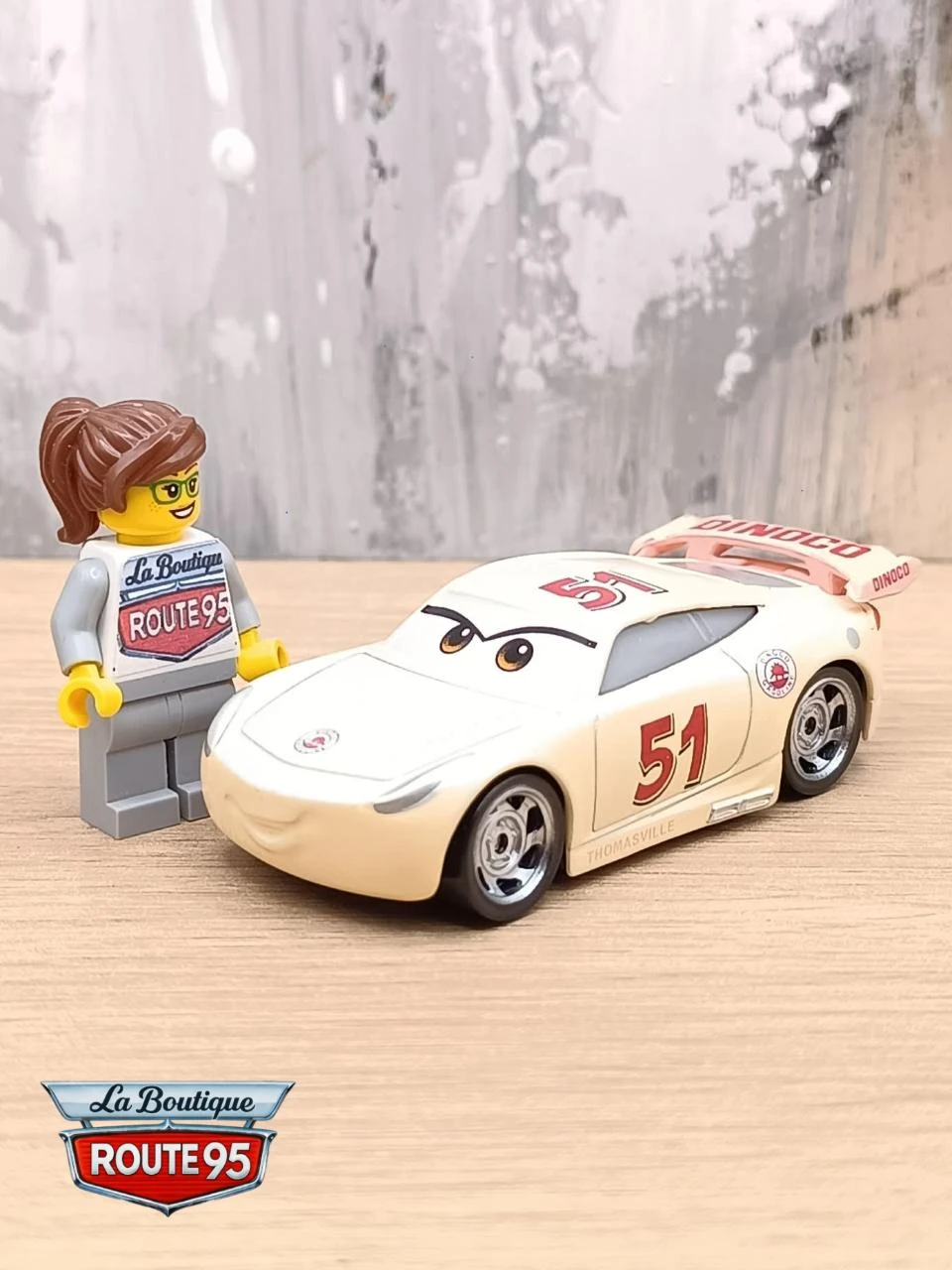 Voiture Cars Cruz Dinoco - Jouet neuf (CFS08)